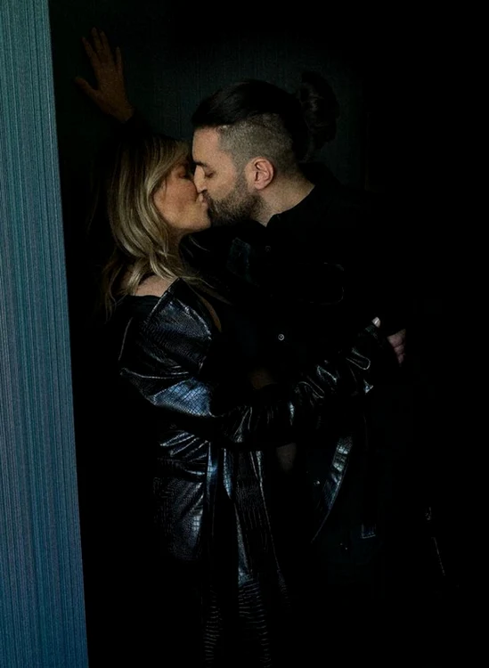 
    Gina Pistol a devenit mămică  