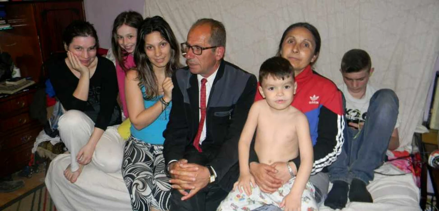 Otto Lacatuşu, în mijlocul familiei sale numeroase FOTO Adrian Caraba