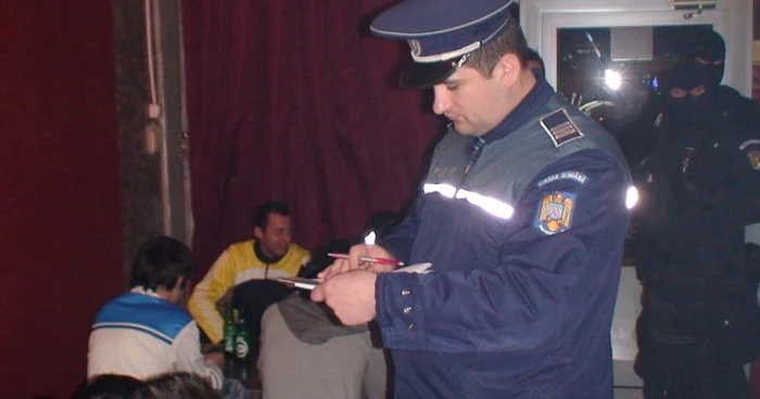 Poliţiştii albaiulieni au aplicat într-o singură noapte 254 de sancţiuni
