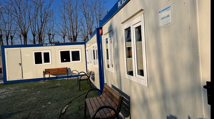 Școală în containere FOTO: C. Mazilu