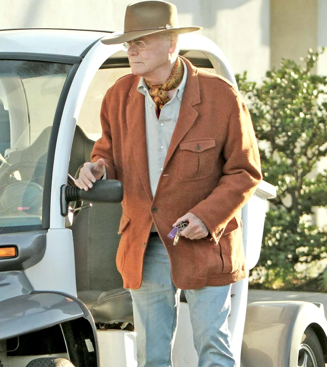 
    Larry Hagman (fotografii: guliver / splashnews / annex)  