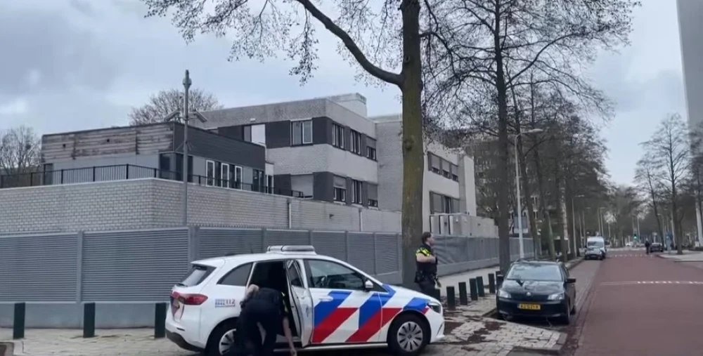 Explozie la o școală evreiască din Amsterdam. Al doilea atac din Olanda în mai puţin de 24 de ore
