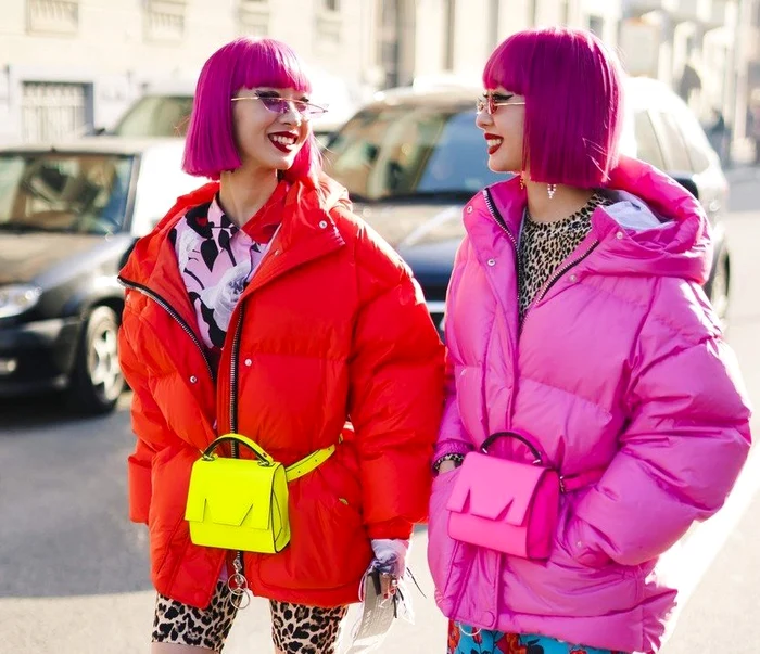 
    Roz se poartă și în păr, nu doar pe hainefotografii: Profimedia  