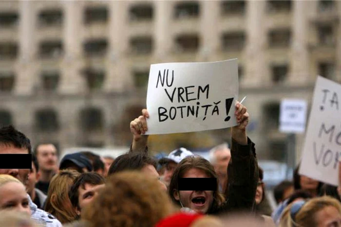 
    600 de persoane au protestat la sediul CNA (Foto: Arhivă)  