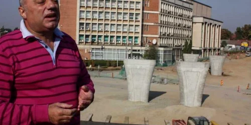 După ce a făcut turul şantierului, Antonie Solomon a vorbit despre condiţiile de internare ale bolnavilor de cancer. 