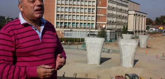 După ce a făcut turul şantierului, Antonie Solomon a vorbit despre condiţiile de internare ale bolnavilor de cancer. 