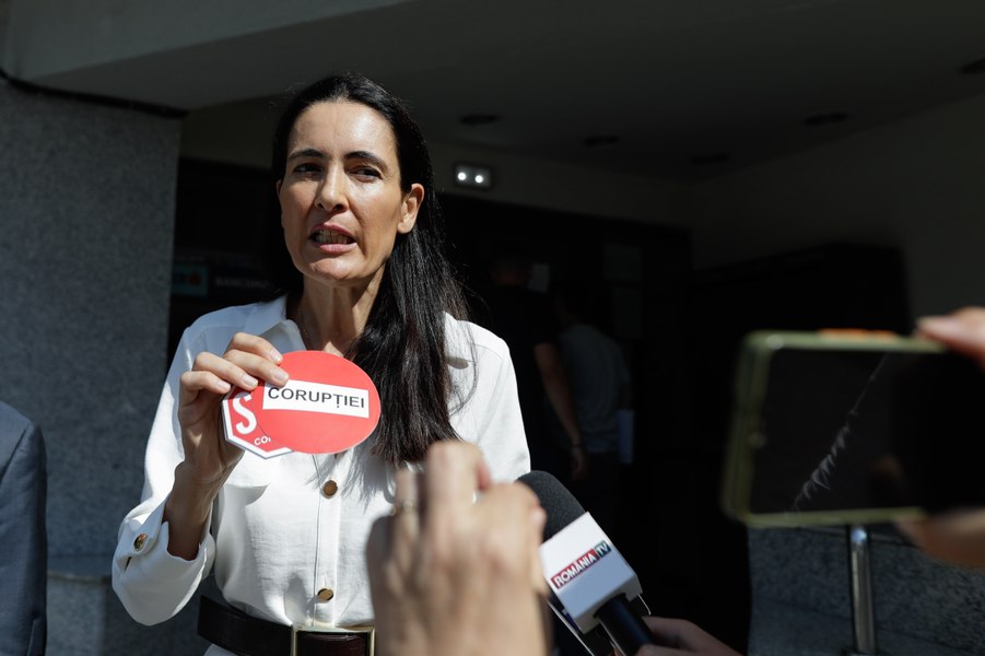 Rezultate alegeri locale 2024. Clotilde Armand lansează acuzații dure la adresa presei: „Nu sunteţi jurnalişti adevăraţi”