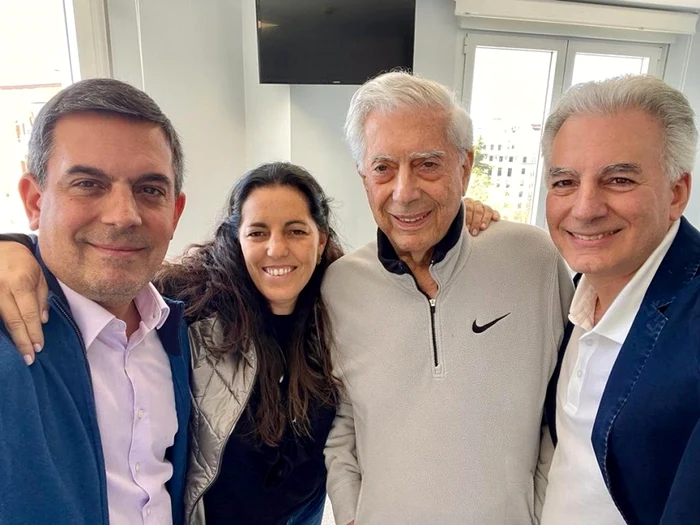 mario-vargas-llosa