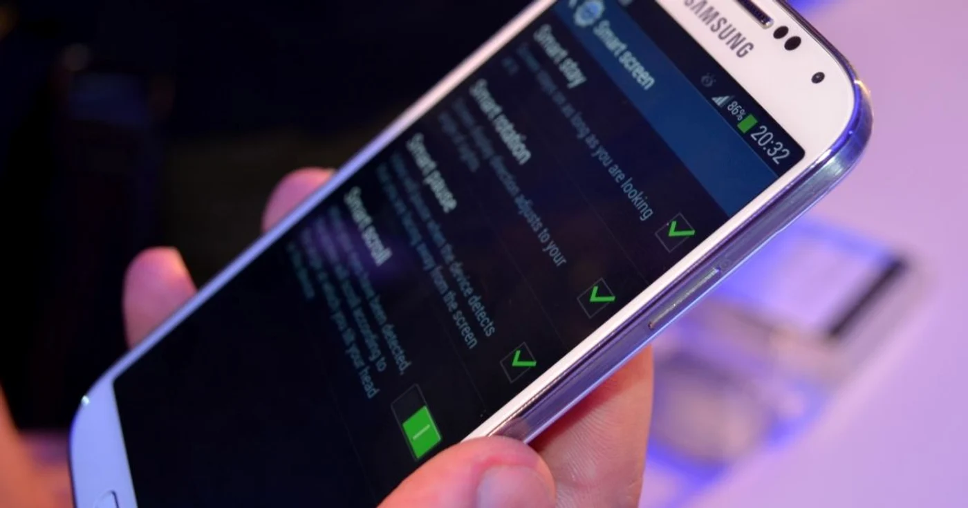 Samsung Galaxy S4 ar putea primi un frate mai rezistent FOTO Adevărul