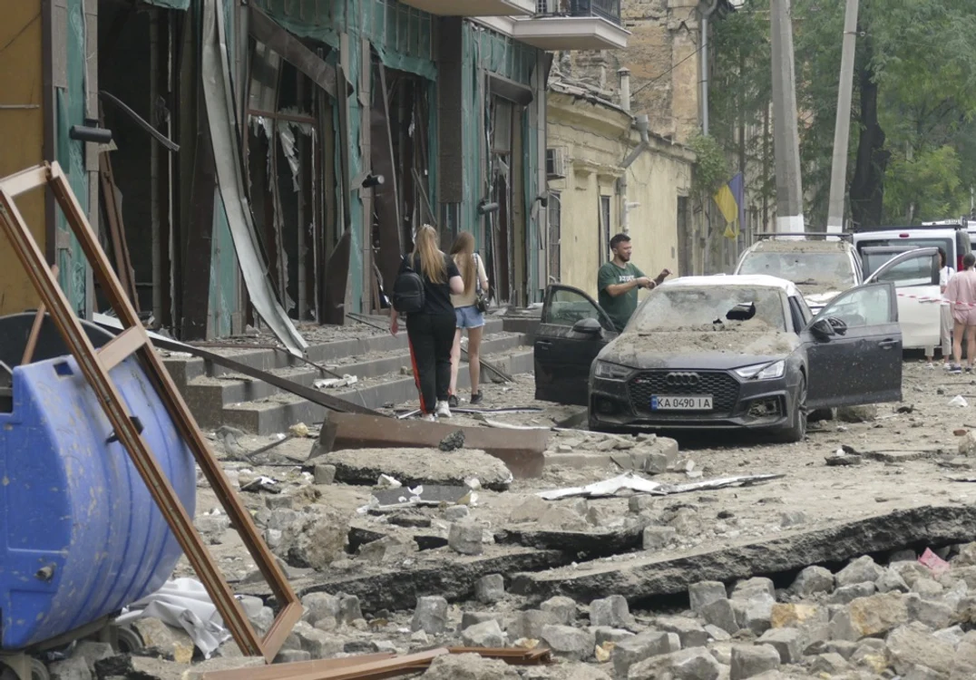 Distrugeri provocate de o rachetă rusească în Odesa FOTO EPA EFE