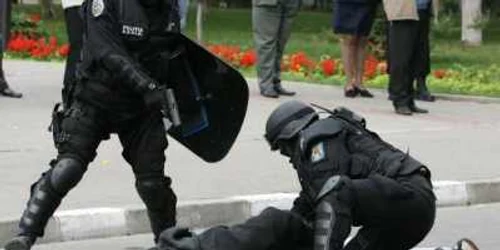 Procurorii au făcut percheziţii miercuri dimineaţă.