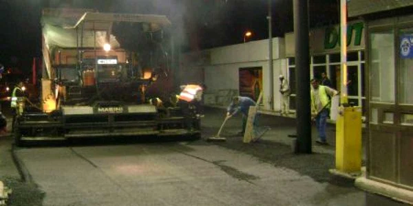 Muncitorii lucrează pe sensul de ieşire din ţară  