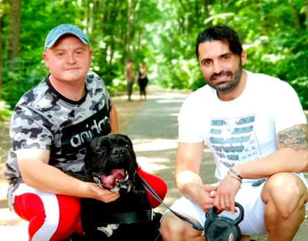 Mihai Nae, alături de Pepe, un iubitor de animale