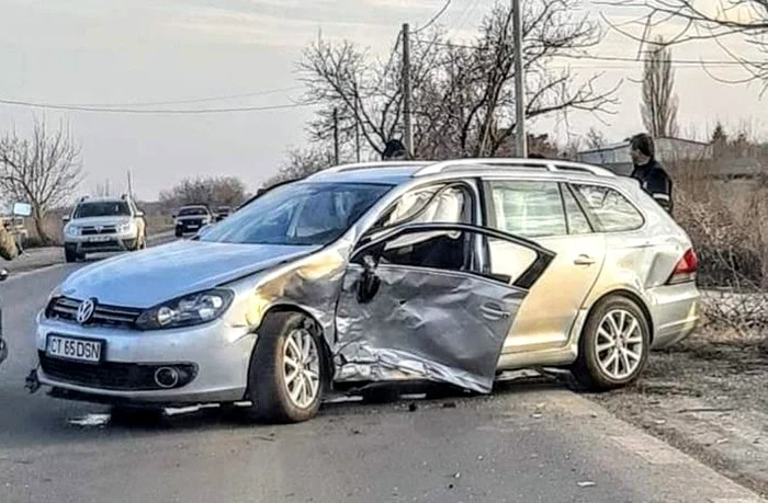 Una dintre maşinile implicate în accidentul de pe DN 26 FOTO Grupul Şoferilor din Galaţi