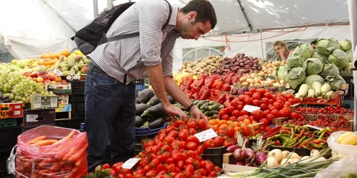 Legumele şi fructele de sezon, tot mai scumpe de la o zi la alta