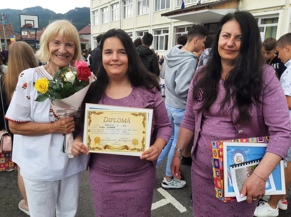 Andrea a luat premiul I în toţi cei 12 ani de şcoală FOTO Ioan Buciumar