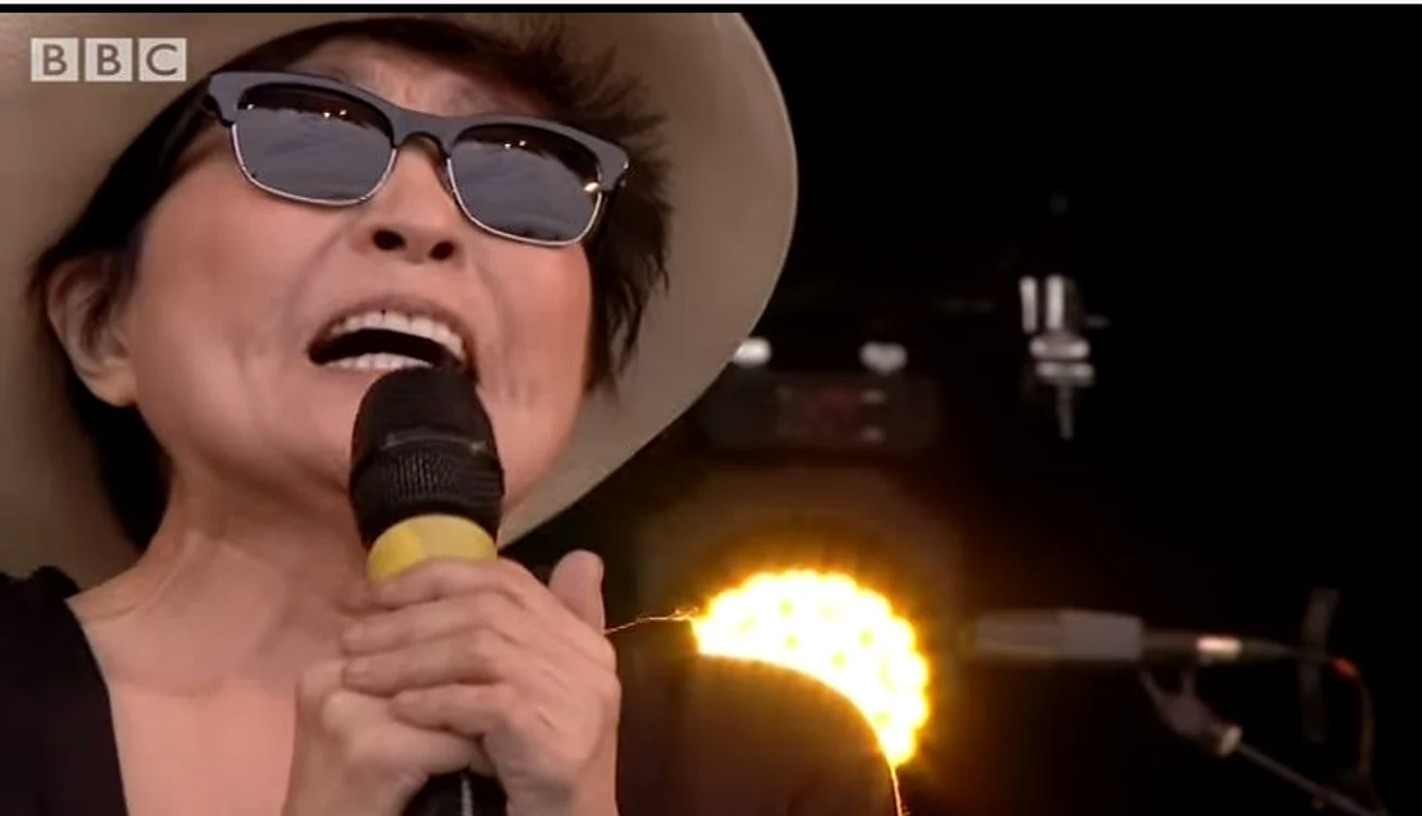 
    Din păcate genul interpretat de Yoko Ono nu este foarte apreciatFoto Youtube  