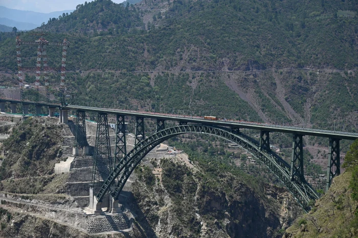 Podul Chenab a fost inaugurat pe 6 iunie (Foto: Profimedia)