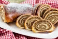 Strudel cu nuci  Sursa foto shutterstock 410310433 jpg