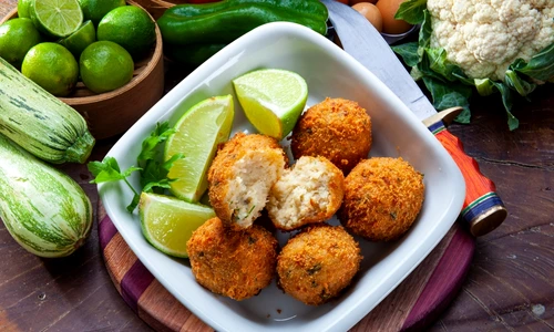 Chiftele de peste  Sursa foto shutterstock 2210482243 jpg