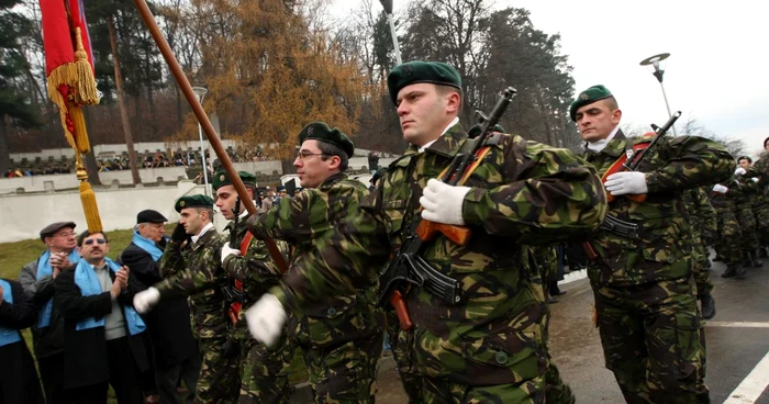 Braşov: Parada a fost prilej de mândrie pentru militari