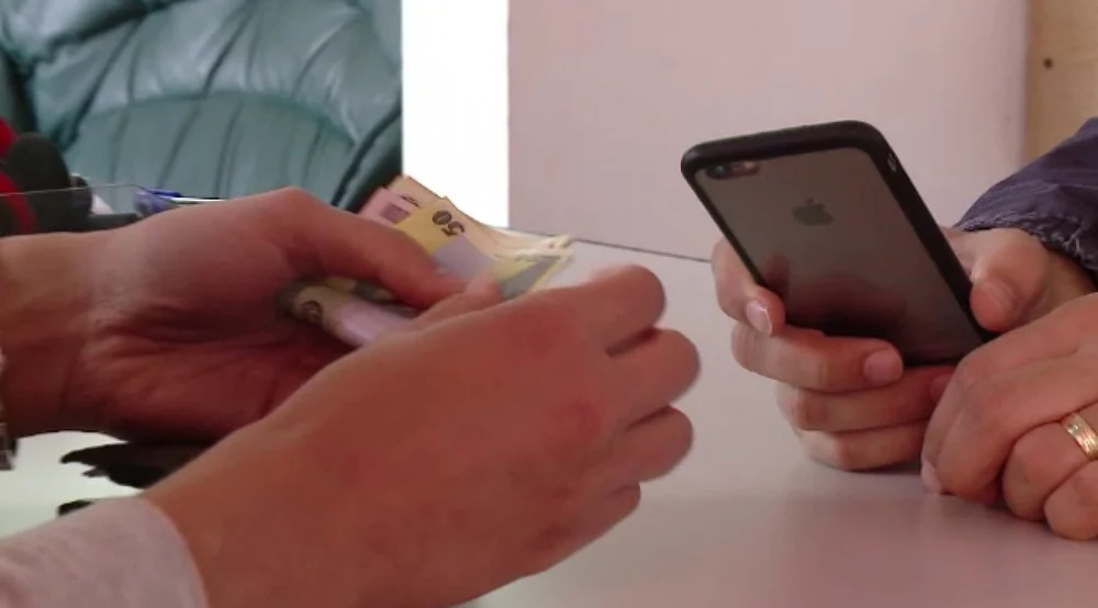 Un bărbat a închiriat o pensiune pentru Revelion fără să dețină unitatea de cazare. Câți bani a primit de la cei care au rezervat-o