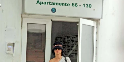 Camuflată, Lavinia a fost prinsă în capcana „Click!“  