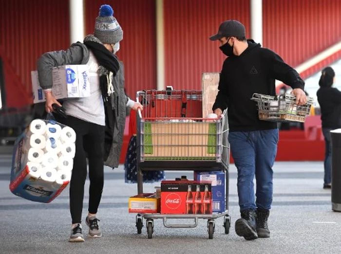 În timpul stării de dezastru, locuitorii din Melbourne vor mai putea ieși la cumpărături doar o dată pe zi