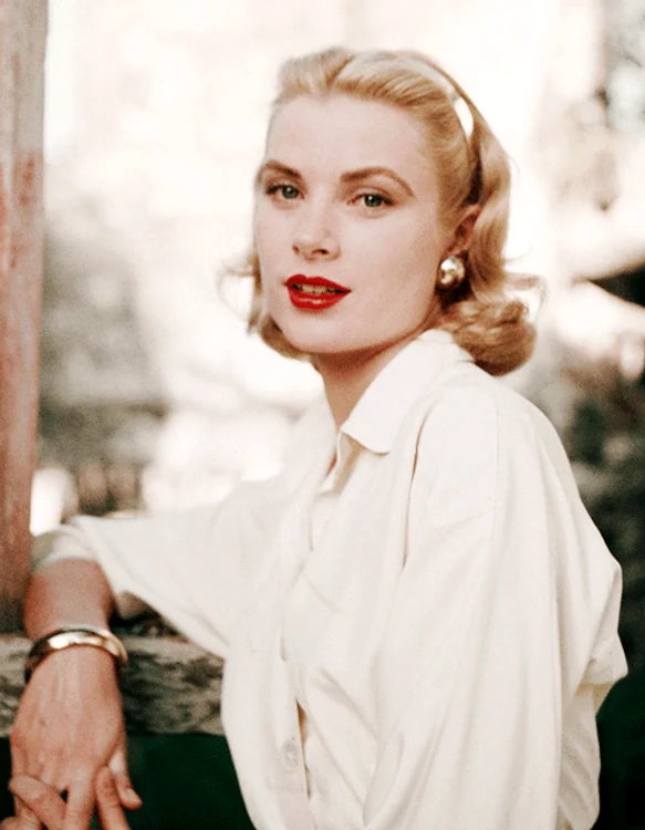 grace kelly red lipstick makeup look e1499249856984 png png