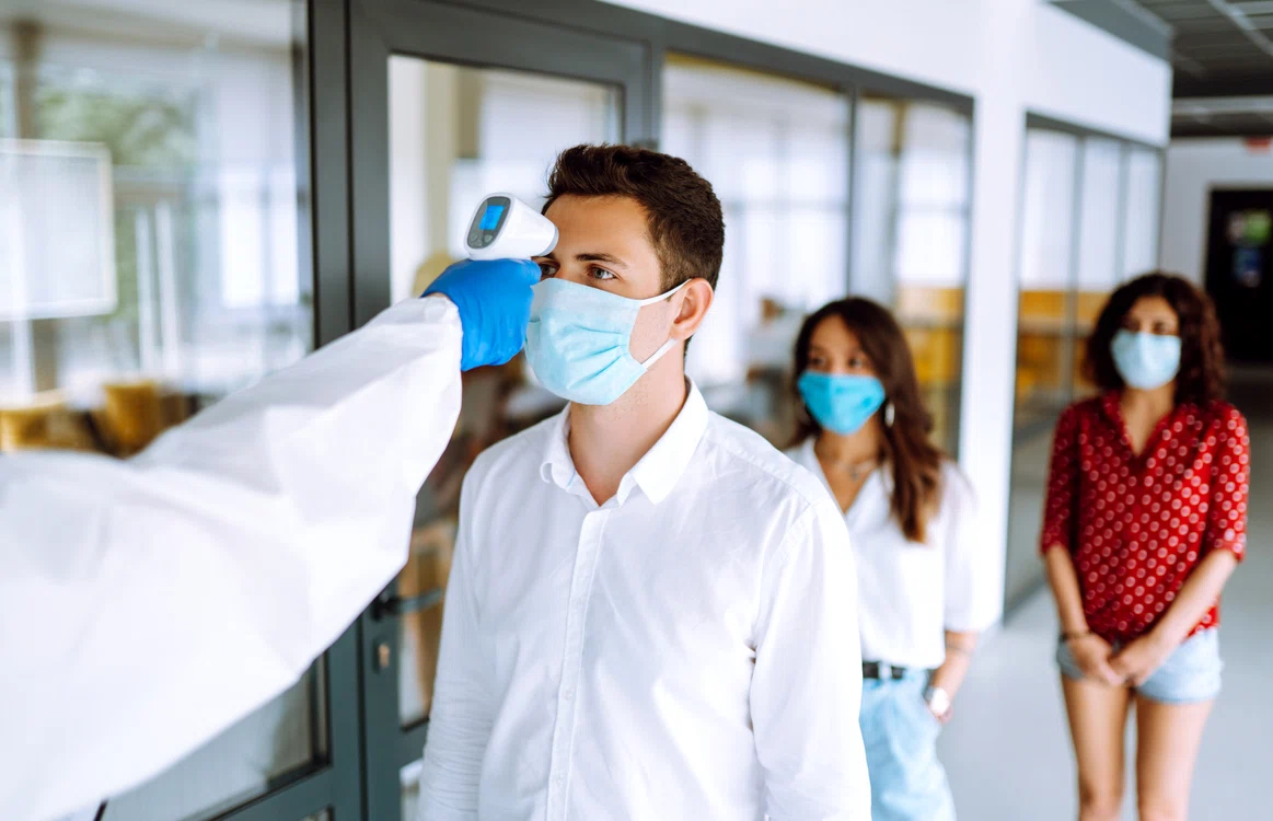 Cine nu vrea să se vaccineze trebuie să se testeze periodicFoto: Inquam Photos
