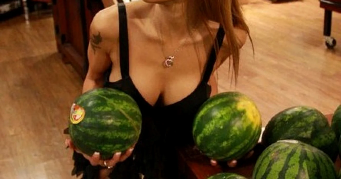 Tila Tequila a cumpărat pepeni de la supermarket