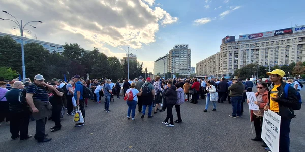 Protest nevăzători   Foto Facebook Asociatia Nevazatorilor din Romania jpg