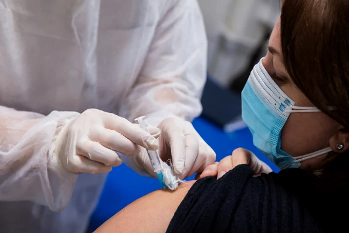 
    “Vom deschide 750  de centre”, susţine  medicul militar Valeriu Gheorghiţă  