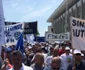 Sindicaliştii portuari protestează în faţa Primăriei/Prefecturii Constanţa FOTO Adrian Boioglu