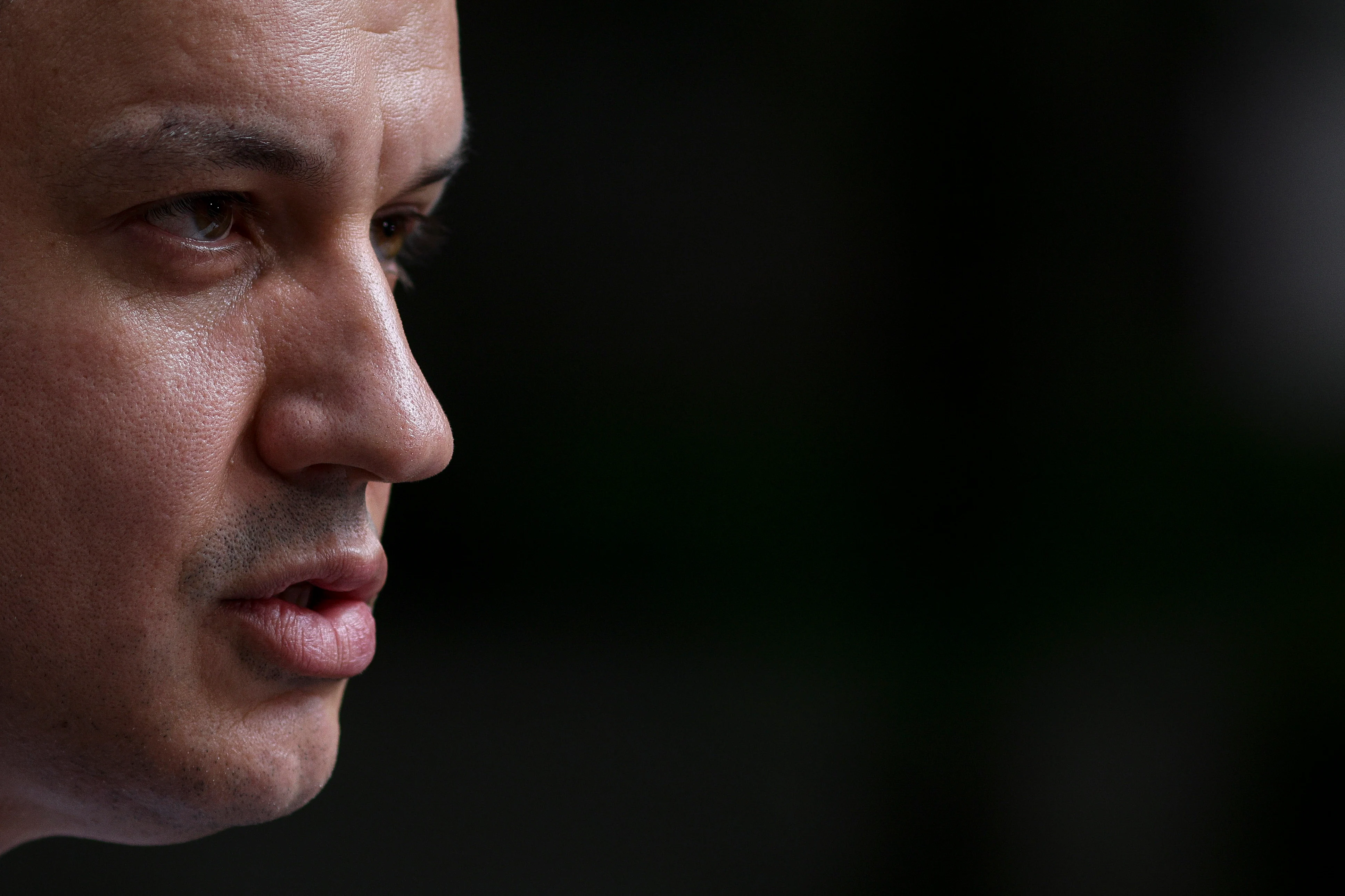 Guvernul Tomac, fără majoritate clară: calcule politice, tensiuni între partide și spectrul anticipatelor