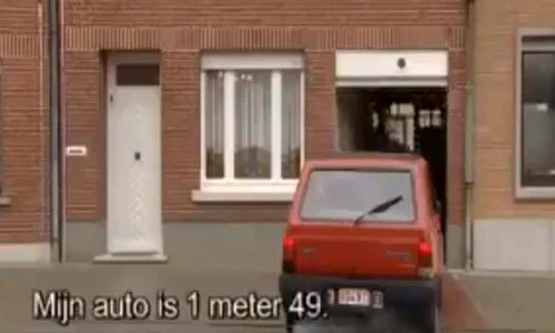 garaj cel mai mic din lume jpeg