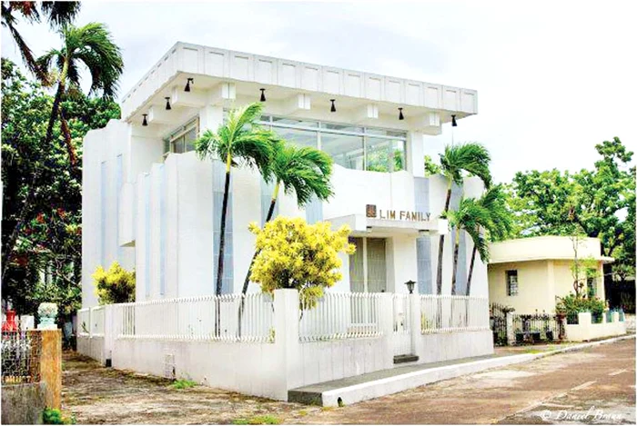 În vilele de lux cu două sau trei camere e o linişte deplină