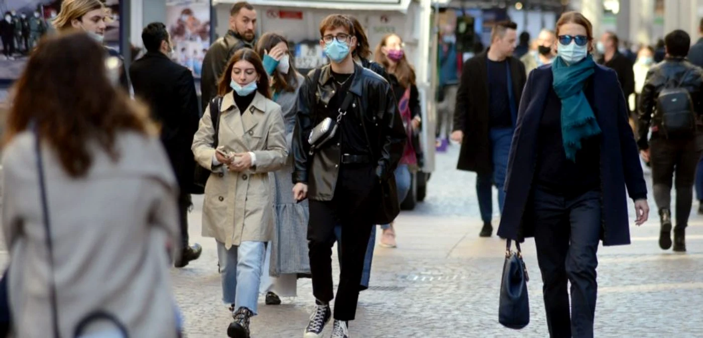 Ce părere au românii despre pandemie, măsurile autorităţilor şi câţi spun că se vor vaccina, FOTO Profimedia