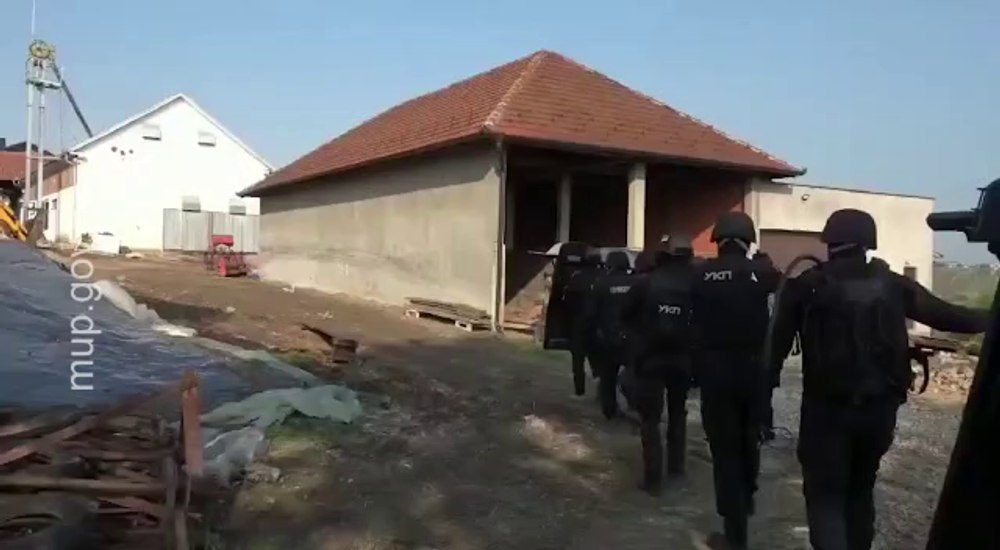Momentul în care a fost capturat „teroristul din Mladenovac”. Arsenalul de temut pe care l-au descoperit polițiștii VIDEO