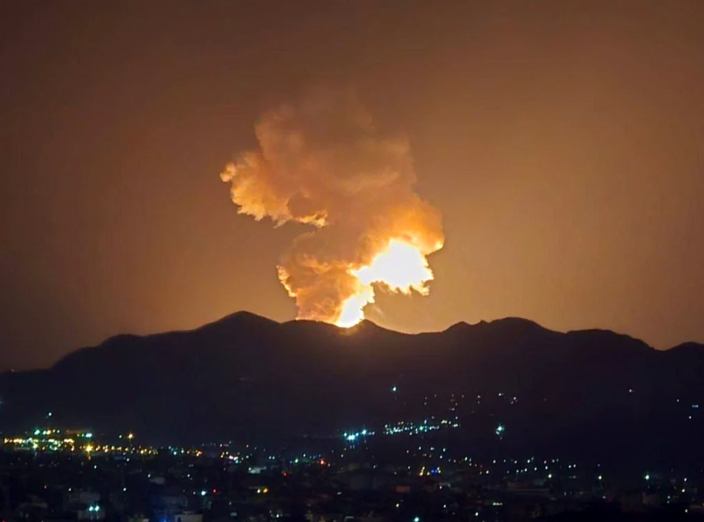 În centrul Teheranului s-au auzit explozii puternice. FOTO: X / @RadarAustral_