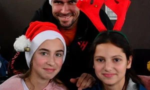 Victor Hănescu e decis să scoată tenismeni profesioniști din academia sa din București  Până atunci a adus însă altfel zâmbete pe fețele puștilor jpeg