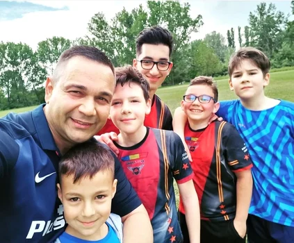 Constantin Rizea - Wushu, alături de elevii săi. FOTO C.R. / Facebook