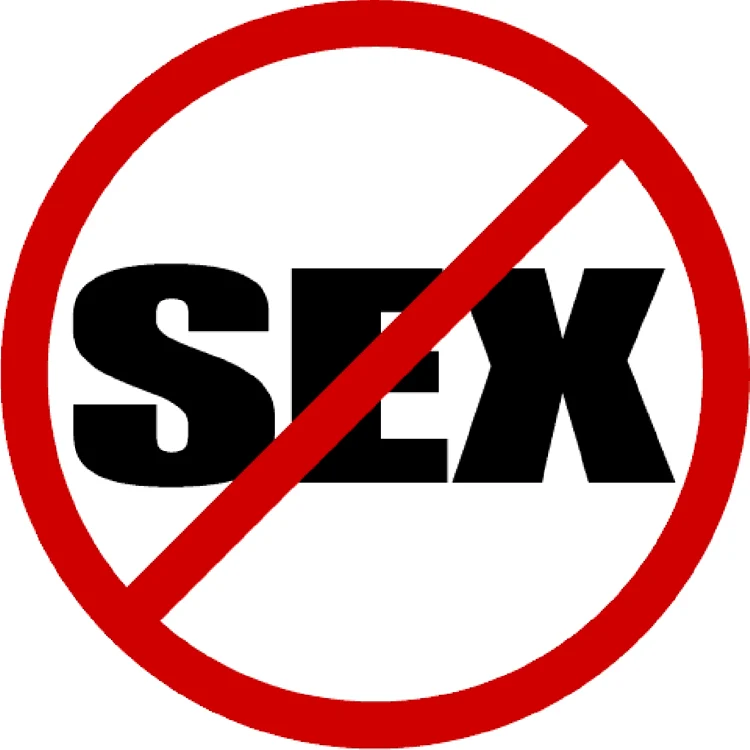 Dacă bărbatul pleacă din localitate şi doreşte să întreţină relaţii sexuale, trebuie să anunţe cea mai apropiată secţie de poliţie din oraşul unde se află.FOTO hercampus.com