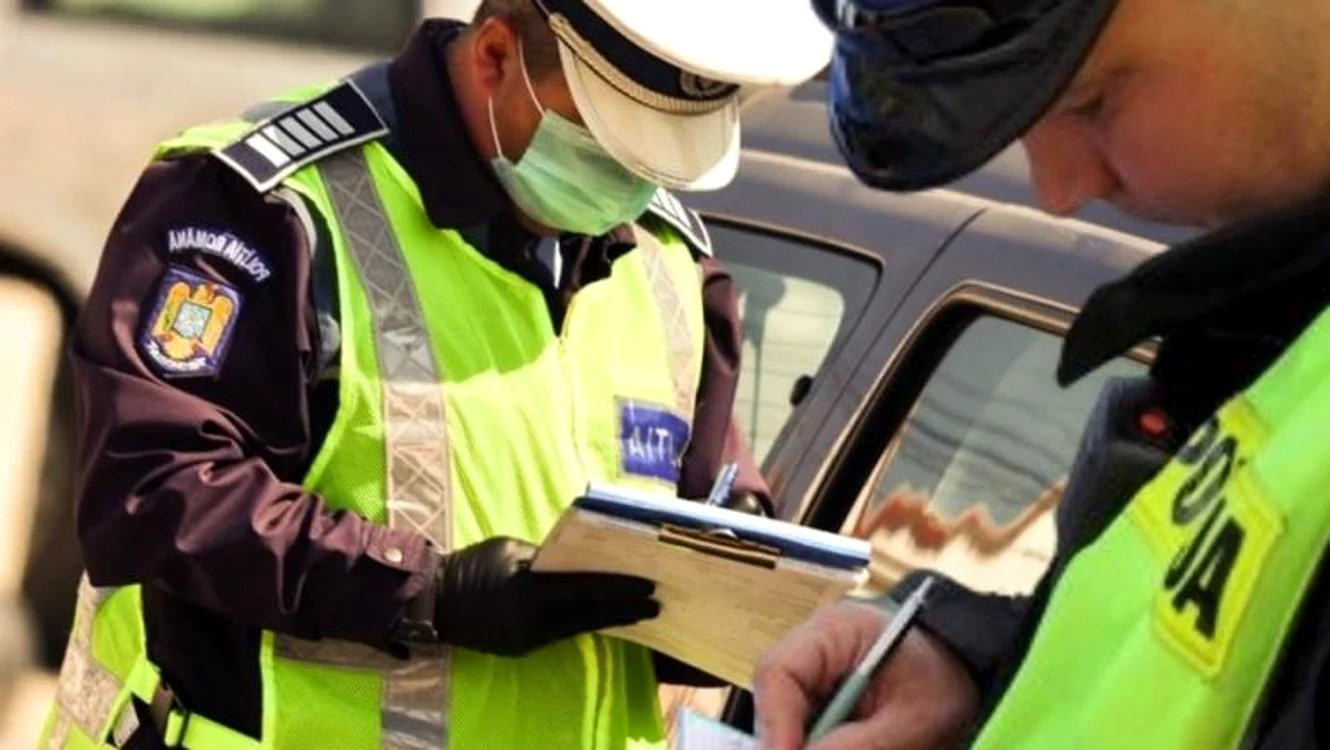 12.000 de polițiști au fost scoși în a doua zi de Paște ca să-i amendeze pe cei care nu respectă restricțiileFoto: Digi24