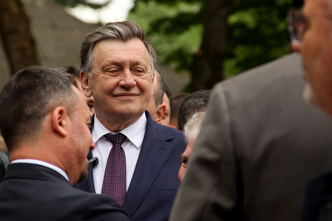 Crin Antonescu indică existența unei polarizări interne în PNL. FOTO Inquam Photos / Miruna Turbatu