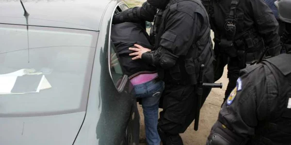mascati politisti descinderi