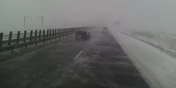 Viscol pe autostradă. Trafic dificil pe A2