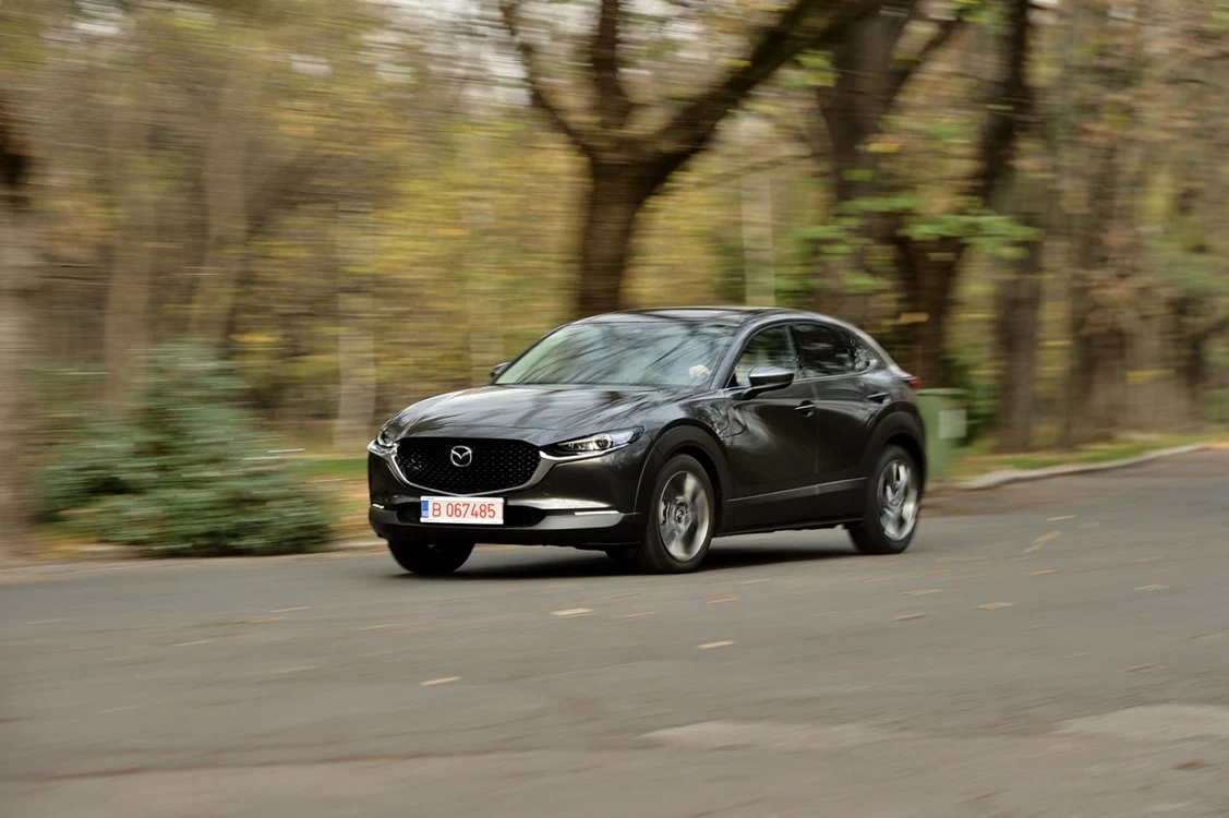 CX-30  are o prezenţă subtilă şi elegantă