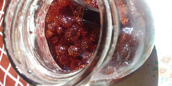 Dulceata de fragi FOTO Iubim si Gatim