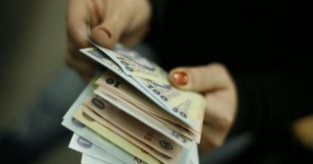 Chiriile, apa, serviciile poștale și biletele de avion au tras inflația în sus în octombrie